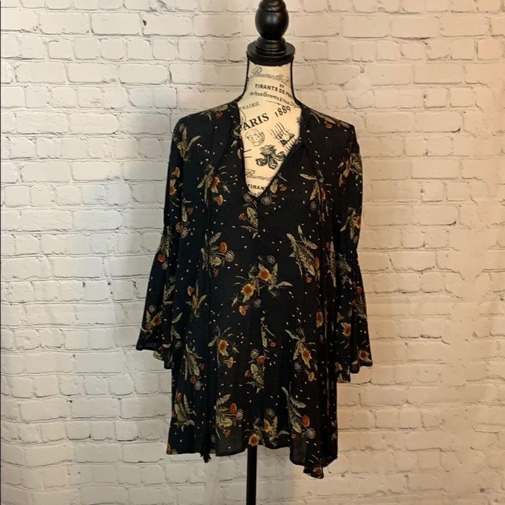 She + Sky / blouse / size small